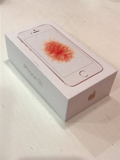 Лот: 16357063. Фото: 1. Iphone SE 32GB (1 поколение). Смартфоны