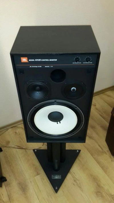 Лот: 5956292. Фото: 1. Акустика JBL 4312E Control monitor. Пассивные акустические системы