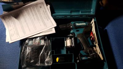 Лот: 21259038. Фото: 1. шуруповерт Makita DF333D c 2 аккумуляторами. Электроинструмент