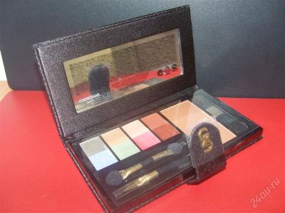 Лот: 750693. Фото: 1. Палитра Giordani Gold от Oriflame. Унисекс парфюмерия