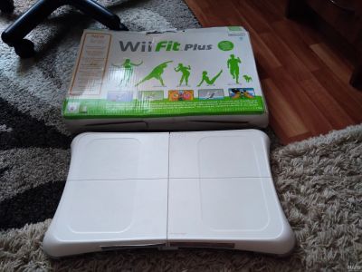 Лот: 15317066. Фото: 1. Wii Fit Plus. Аксессуары для игровых приставок, консолей, геймпады