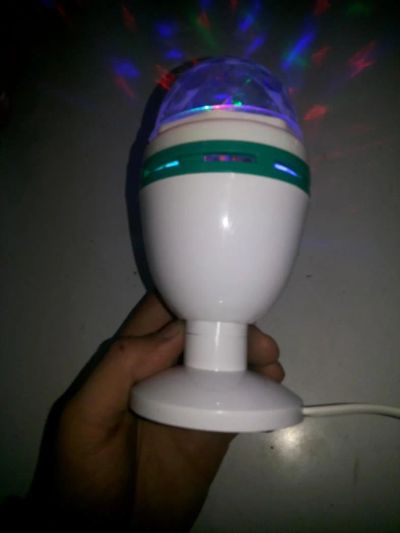 Лот: 6394445. Фото: 1. диско лампа диодная на подставке... Гирлянды, шарики, новогодние аксессуары