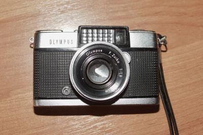 Лот: 6695912. Фото: 1. Olympus Pen D. Плёночные дальномерные, шкальные
