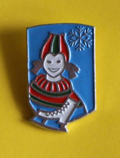 Лот: 9752419. Фото: 1. Знак: Коньки, зима, отдых. (Пл... Сувенирные
