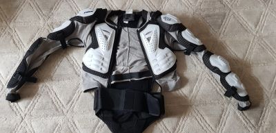 Лот: 14167160. Фото: 1. Черепаха Fox Titan Sport Jacket. Аксессуары