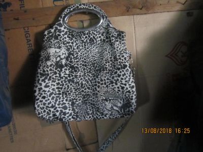 Лот: 11932618. Фото: 1. сумочка женская. Чехлы, бамперы