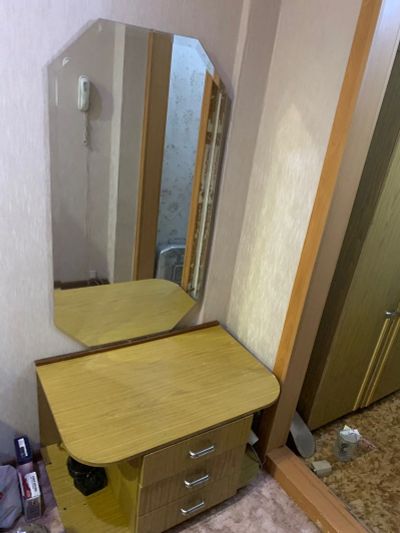 Лот: 16067161. Фото: 1. Трюмо. Другое (мебель для прихожей)