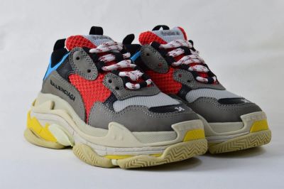 Лот: 16843941. Фото: 1. Кроссовки женские Balenciaga Triple... Кеды, кроссовки, слипоны