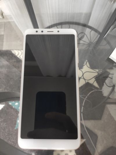Лот: 16547691. Фото: 1. redmi 5. Смартфоны