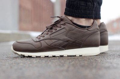Лот: 10599592. Фото: 1. Кроссовки Reebok коричневые. Кеды, кроссовки, слипоны