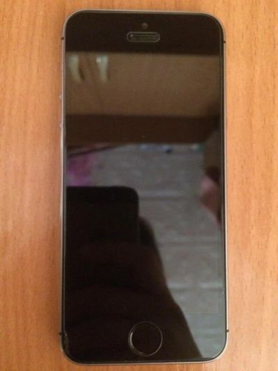 Лот: 9908784. Фото: 1. iPhone 5s space gray. Смартфоны