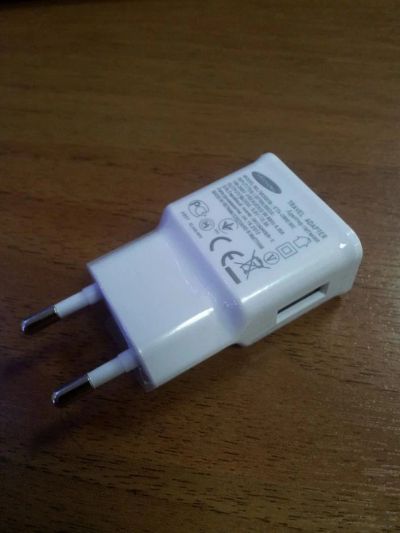Лот: 3213387. Фото: 1. Сетевое зарядное устройство Samsung... Зарядные устройства, блоки питания, адаптеры сетевые для смартфонов