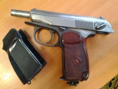 Лот: 3476097. Фото: 1. бакелитовая рукоятка мр-654к... Газовое, травматическое оружие