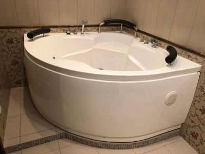 Лот: 11173639. Фото: 1. Ванна Джакузи (с гидромассажем... Мебель для ванной комнаты