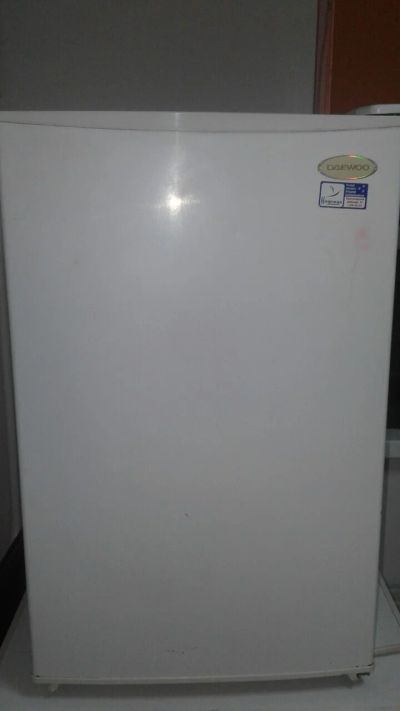 Лот: 11716721. Фото: 1. холодильник daewoo fr-091. Холодильники, морозильные камеры