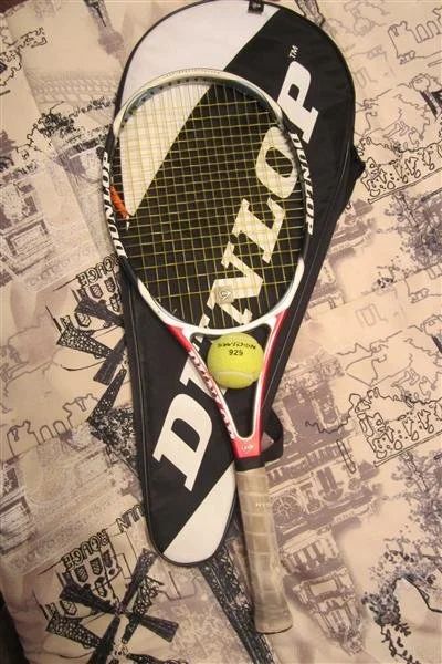 Лот: 1986574. Фото: 1. Продам теннисную ракетку Dunlop... Другое (спортивные товары)