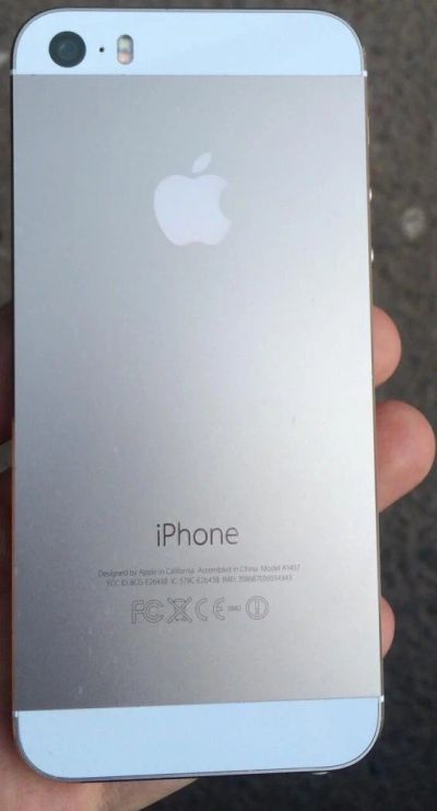 Лот: 6251565. Фото: 1. Apple iPhone 5s 32GB Gold РСТ... Смартфоны