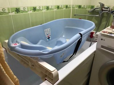 Лот: 9383476. Фото: 1. Продаётся ванночка с креплением. Ванночки, сиденья, горшки