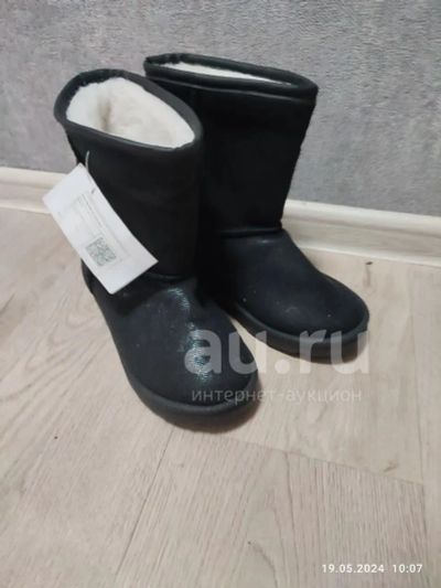 Лот: 24351174. Фото: 1. Угги новые. Валенки, угги, унты