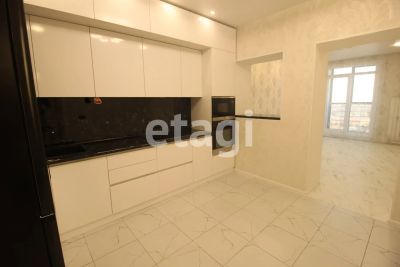 Лот: 21336062. Фото: 1. Сдам 3-комн. кв. 81.2 кв.м. Красноярск... Квартиры, студии