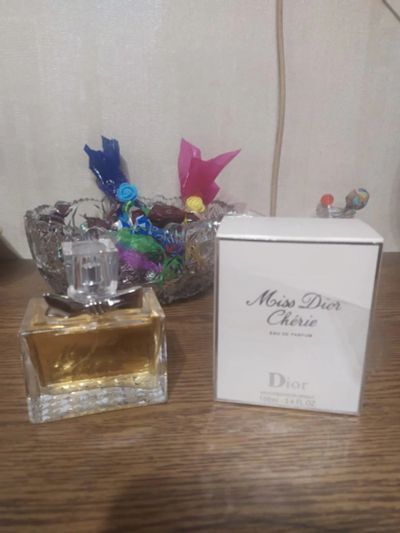Лот: 17035057. Фото: 1. Туалетная вода Miss Dior Cherie. Женская парфюмерия