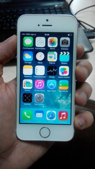 Лот: 5302635. Фото: 1. iPhone 5S 32GB белый LTE. Смартфоны