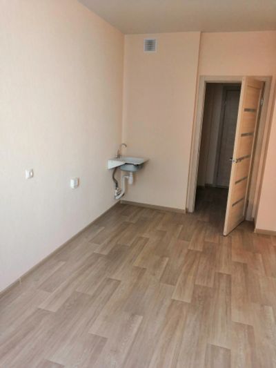 Лот: 12957219. Фото: 1. Сдам квартиру, авиаторов 47. Квартиры, студии