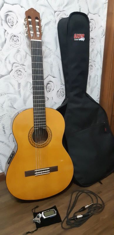 Лот: 14474573. Фото: 1. Гитара Yamaha CX-40, чехол Gator... Гитары