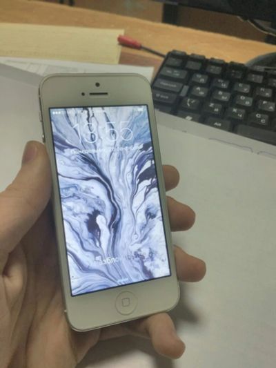 Лот: 8253898. Фото: 1. [Продам] iPhone 5 16Gb White. Смартфоны