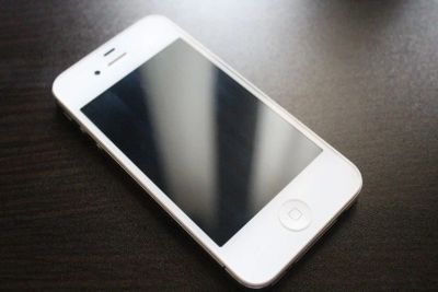 Лот: 6166320. Фото: 1. iPhone 4s white 16GB как новый... Смартфоны