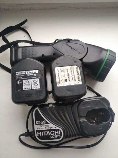 Лот: 18381676. Фото: 1. Hitachi Фонарь, Аккумуляторы... Электроинструмент