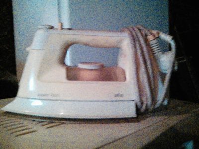 Лот: 7303366. Фото: 1. утюг. Утюги, парогенераторы, отпариватели