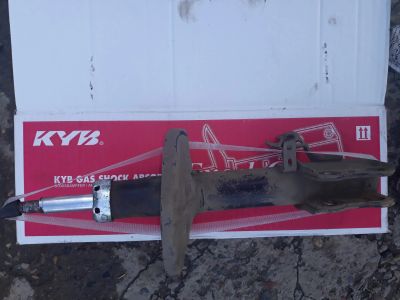 Лот: 12126478. Фото: 1. Амортизатор стойка KYB передняя... Ходовая, подвеска, рулевое управление