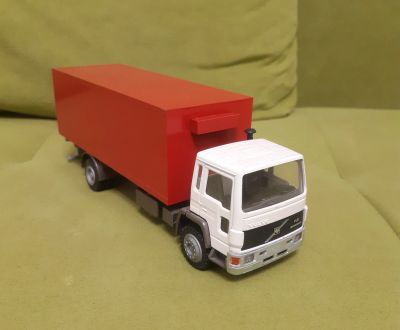 Лот: 19307157. Фото: 1. Volvo FL6 1/50. Автомоделизм