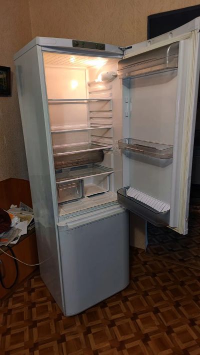 Лот: 20550310. Фото: 1. Холодильник Hotpoint Ariston. Холодильники, морозильные камеры