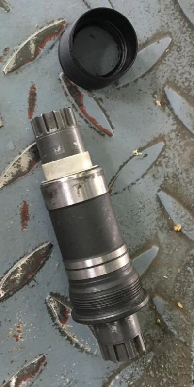 Лот: 7569652. Фото: 1. Каретка shimano под шлиц не много... Запчасти