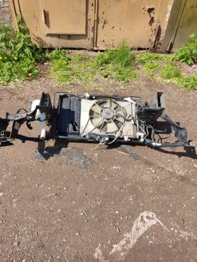Лот: 22571794. Фото: 1. Ноускат Toyota Vitz NCP10. Кузов