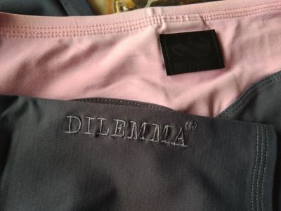 Лот: 13719728. Фото: 1. Брюки для фитнеса Dilemma, жен... Спортивные брюки, штаны