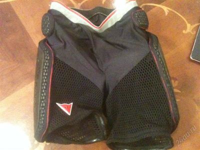Лот: 1348870. Фото: 1. Защитные шорты dainese. Защита тела