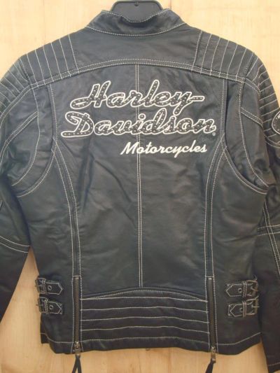 Лот: 9749609. Фото: 1. Байкерская женская куртка Harley... Аксессуары