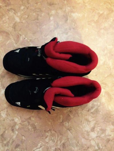 Лот: 4878424. Фото: 1. Зимняя обувь Adidas. Кеды, кроссовки, слипоны
