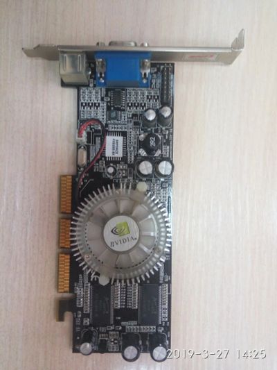 Лот: 13453832. Фото: 1. видеокарта ge force fx5200 64m... Видеокарты