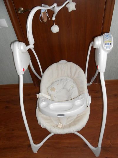 Лот: 3847833. Фото: 1. Электрокачели Graco Lovin Hug... Ходунки, прыгунки, качели
