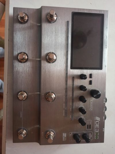 Лот: 20993485. Фото: 1. Гитарный процессор mooer g300lite. Гитарные эффекты и комбоусилители