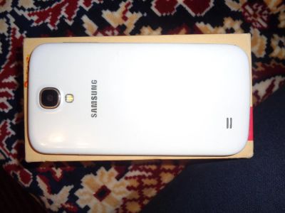 Лот: 6158014. Фото: 1. Продам samsung galaxy s4 gt-i9500. Смартфоны