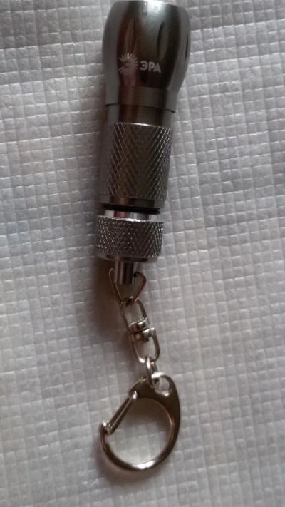 Лот: 8816125. Фото: 1. миниатюрный фонарик-гильза брелок... Брелоки для ключей