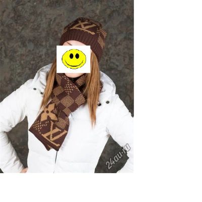 Лот: 5100628. Фото: 1. шапка с шарфом Lous Vuitton. Головные уборы