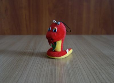 Лот: 24877715. Фото: 1. Брелок Змея Red. Брелоки для ключей