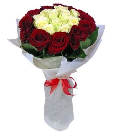 Лот: 4525432. Фото: 1. Стильный Букет из 25 роз в упаковке... Другое (цветы, букеты)