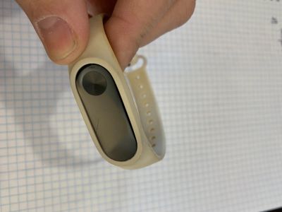 Лот: 17126015. Фото: 1. Фитнес Браслет mi band 2 глючит. Смарт-часы, фитнес-браслеты, аксессуары